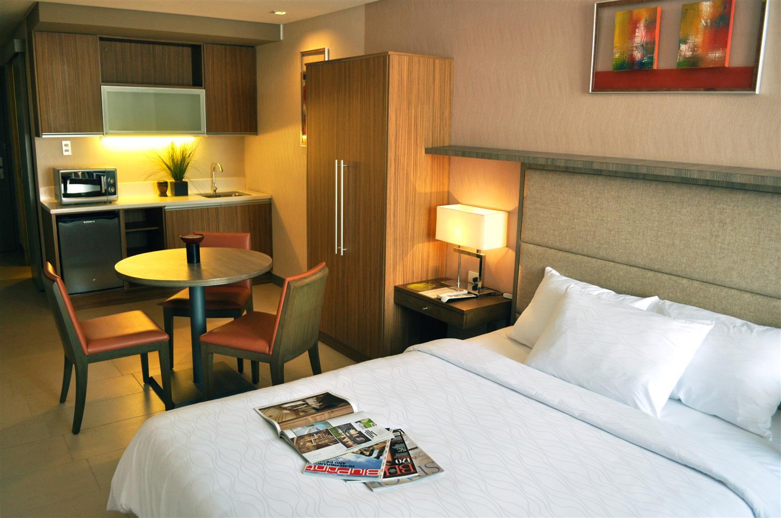 Best Western Antel Spa Hotel Suites Makati City Exteriör bild