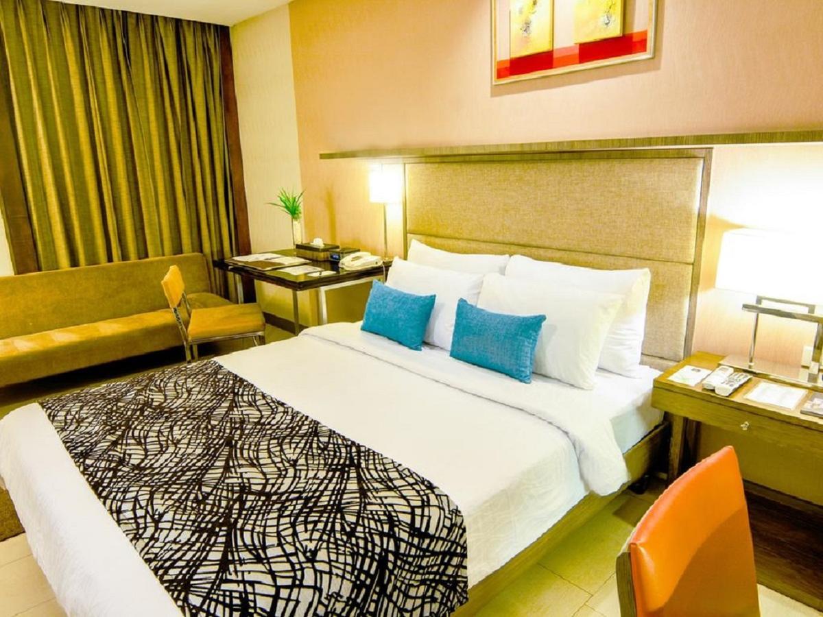 Best Western Antel Spa Hotel Suites Makati City Exteriör bild