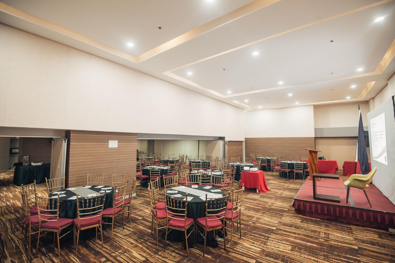 Best Western Antel Spa Hotel Suites Makati City Exteriör bild